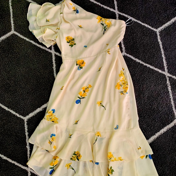 One shoulder romantic dress. Would be perfect for a summer wedding. - Picture 1 of 2